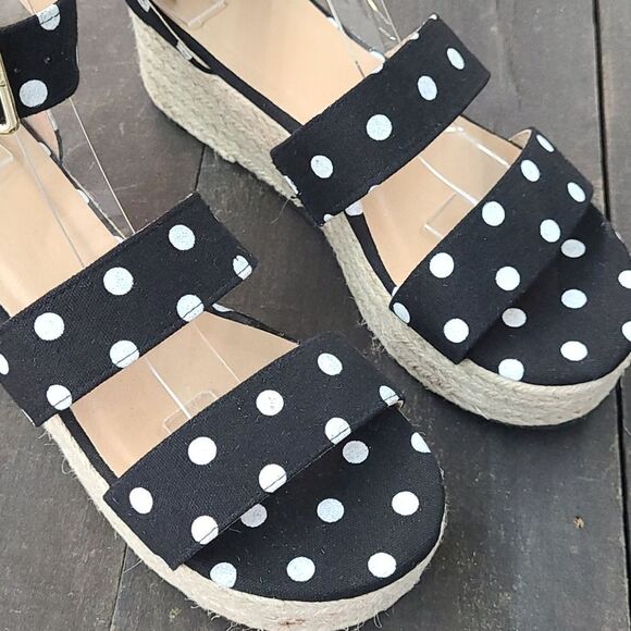NWOT Platform sandals - Picture 2 of 5